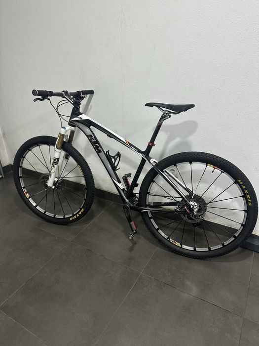 KTM MYROON carbono 29’