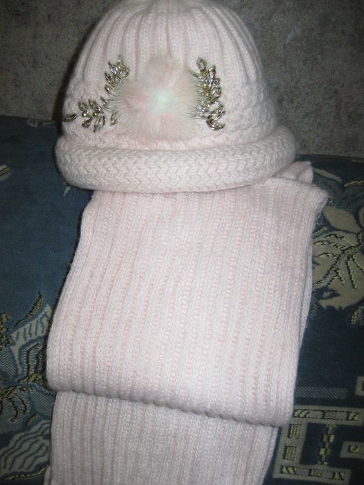 Шапочка та шарфик.