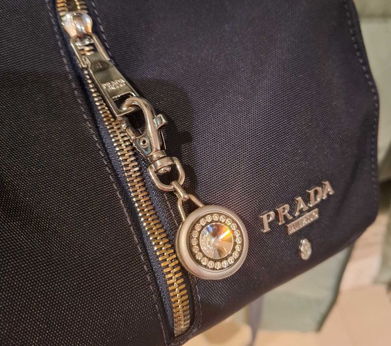 Маленький гламурный брелок для дам