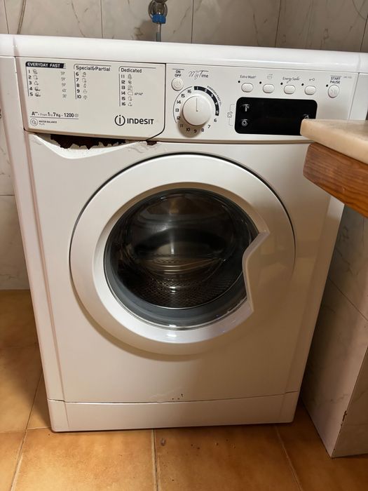 Máquina Lavar Roupa Indesit 7kg