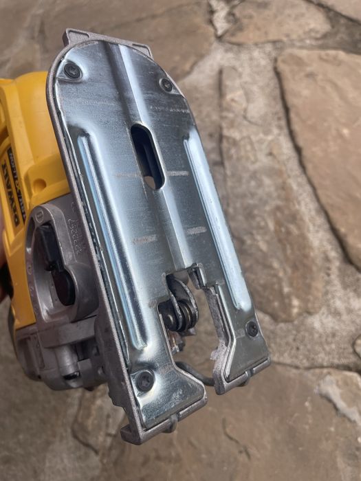 Лобзік DeWalt,девольт