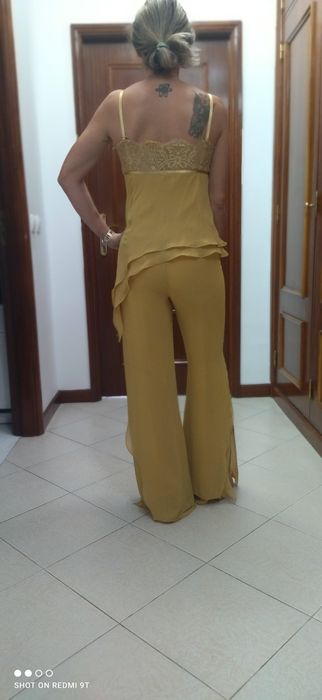 Fato dourado de cerimónia Ana Sousa