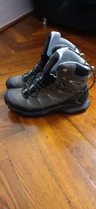Продам! Зимові черевики Salomon.В гарному стані.