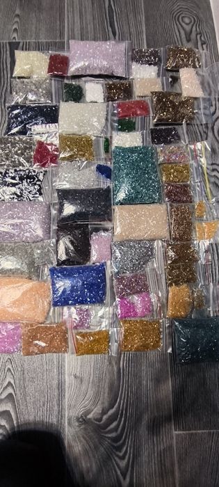 Продам 19 кг бисера