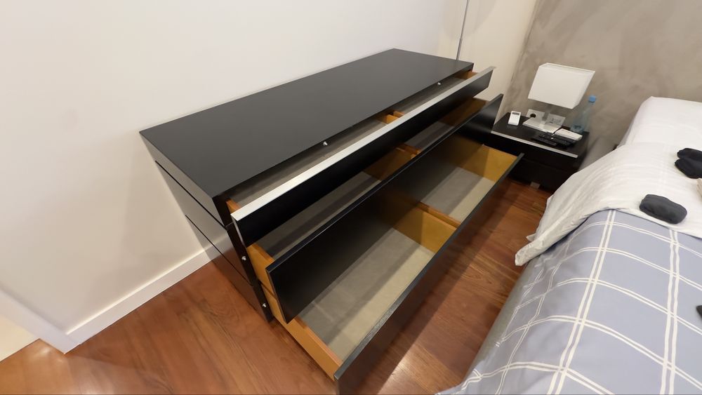 Comoda e 2 Mesinhas de cabeceira