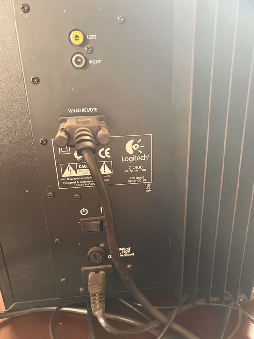 Колонка сабвуфер logitech