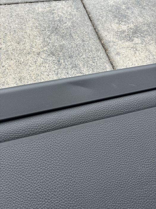 Roleta bagażnika Volkswagen Touareg III stan BDB