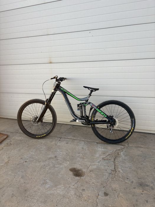 Giant Glory 2 — Downhill / DH