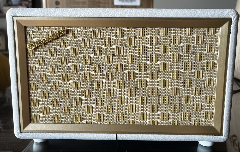 Rádio roadstar estilo retro