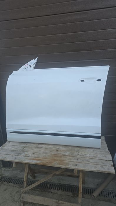 Audi q8 накладка дверки передня ліва 4m8853059d