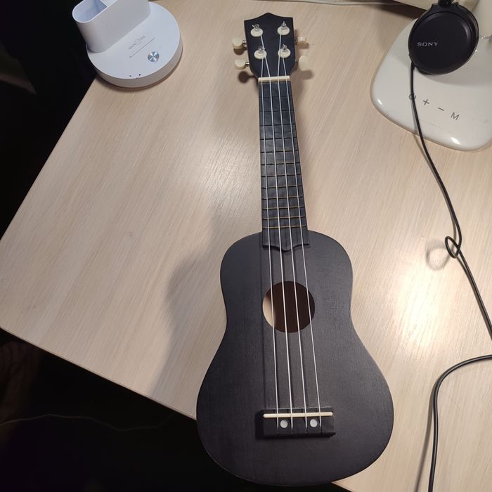продам укулеле сопрано