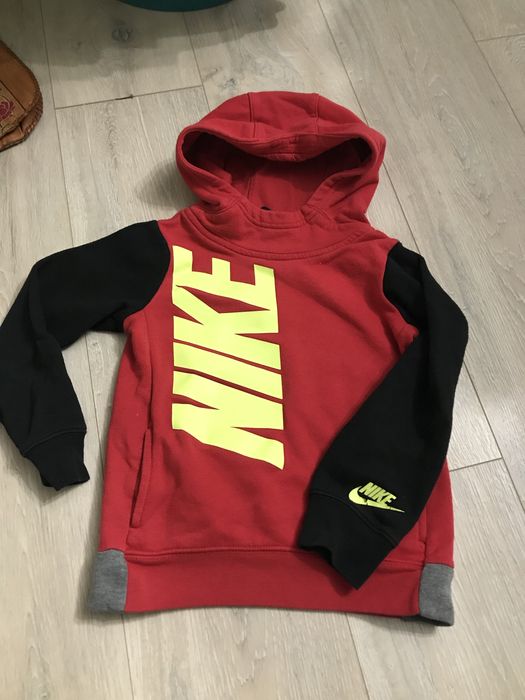 Bluza z kapturem oryginalna dziecieca nike hoodie