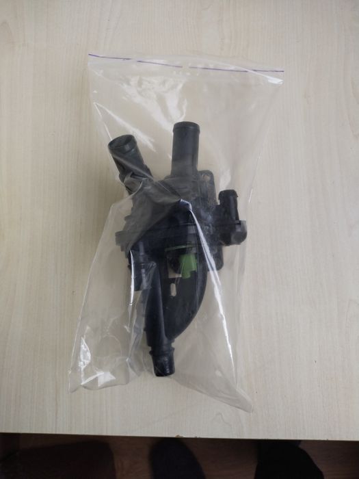 Термостат Peugeot 3008 1.6 HDi.