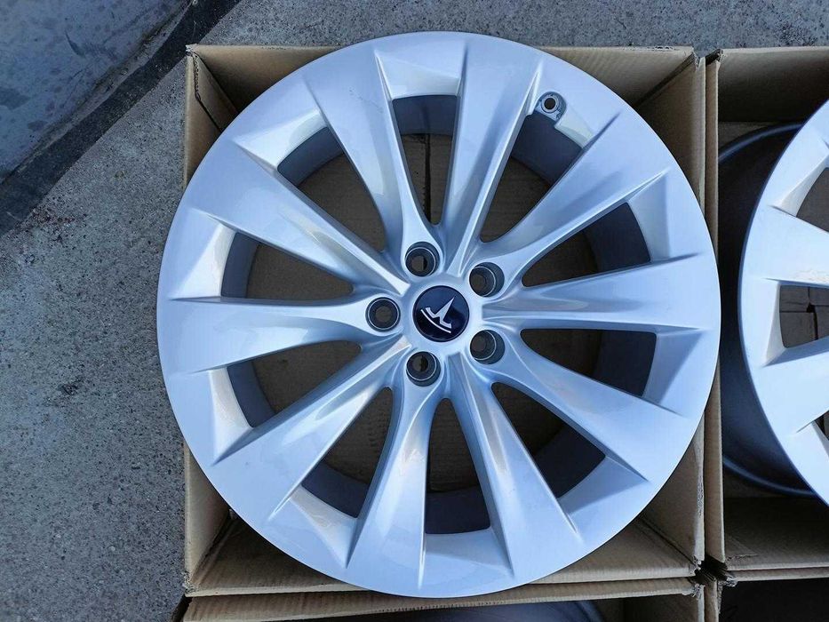 Oryginał felgi 20cali Tesla model X 5x120 nr2165