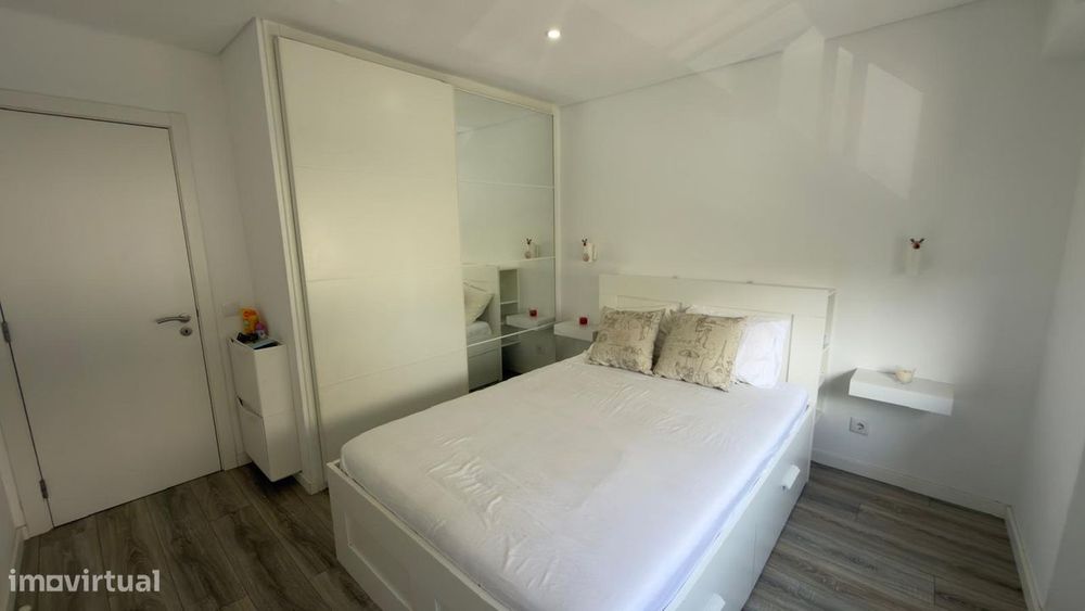 Apartamento T3 Open Space para Arrendamento em Paio Pires