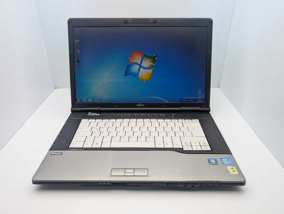 Fujitsu S752: Intel i3-3320M HDD:500gb RAM:6gb Intel HD Graphics 15.6