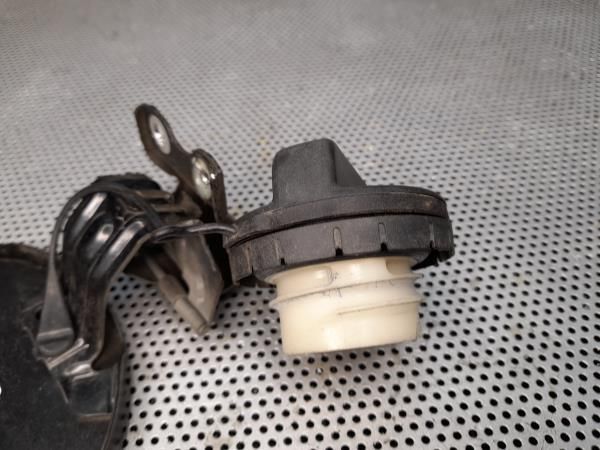 Tampa depósito combustível TOYOTA Yaris (_P9_)