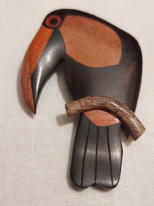 Broche / Pregadeira de Tucano, origem Brasil.