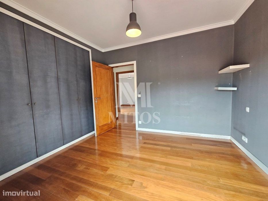 Moradia T3+1 com vista mar para venda em Carreço - Viana do Castelo