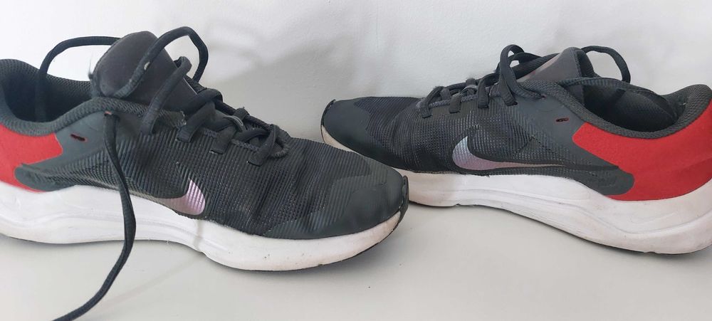 Nike buty do biegania dzieciece roz 36,5