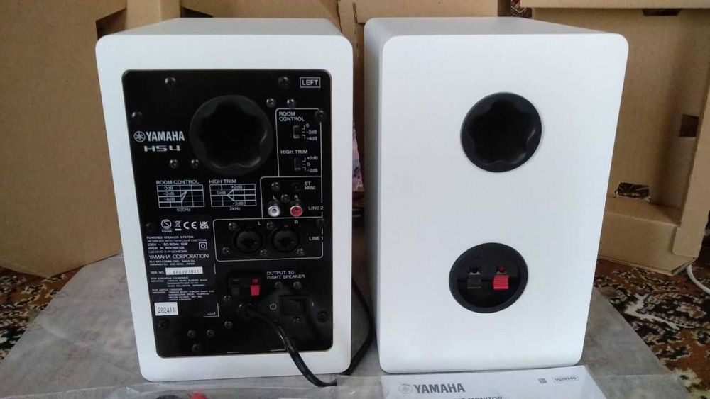 Студийные мониторы "YAMAHA" HS4 (White) пара