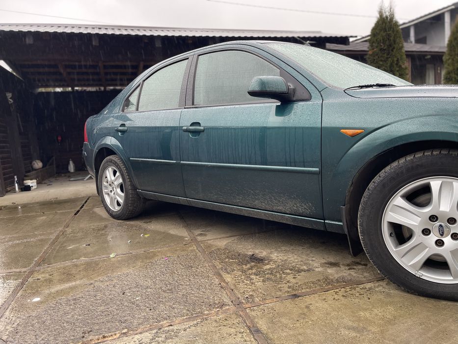 В нормальному стані,2.0 дизель на Автоматі