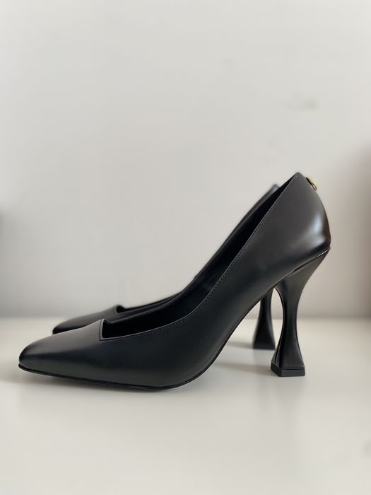 Buty na wysokim obcasie Versace Jeans Couture