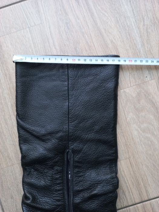 Шикарные кожаные сапоги 39р.