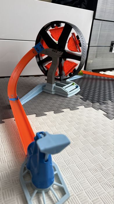 Трек hot wheels