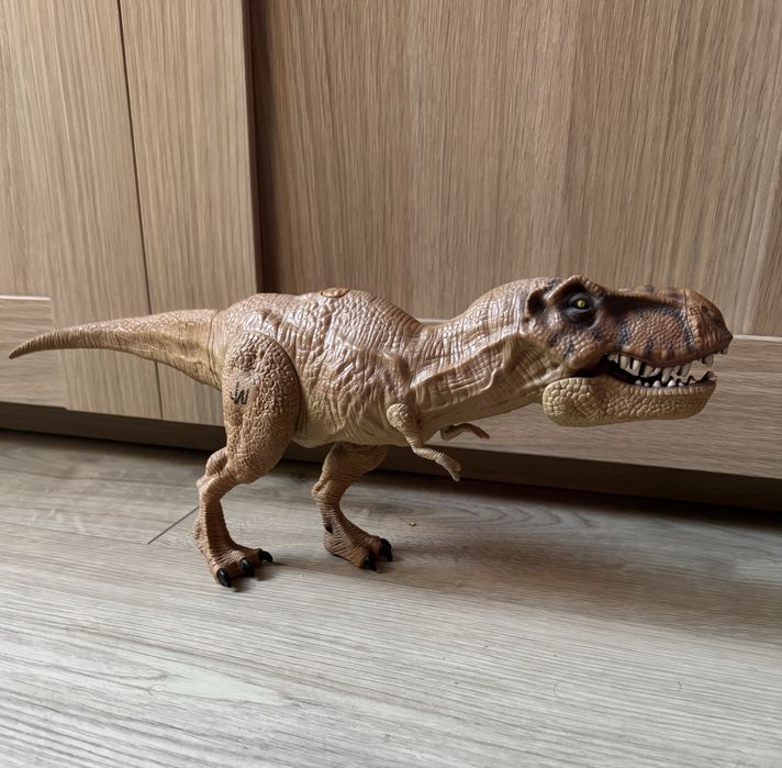 Dinozaur T-Rex Jurassic World Mattel 2015 Tyranozaur