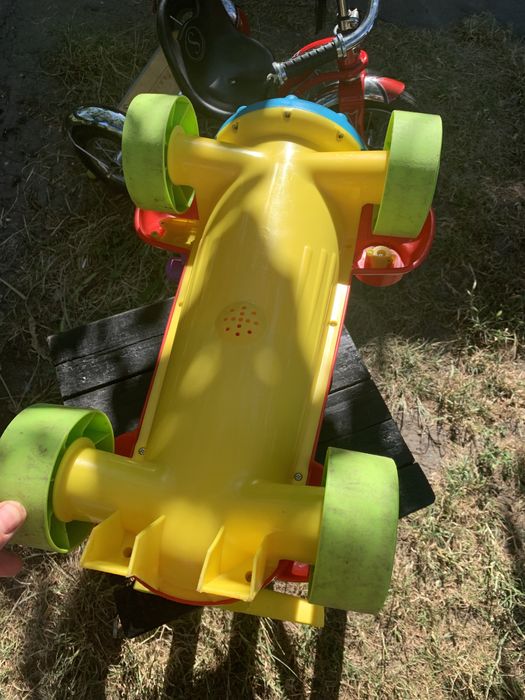 Машинка толокар Chicco