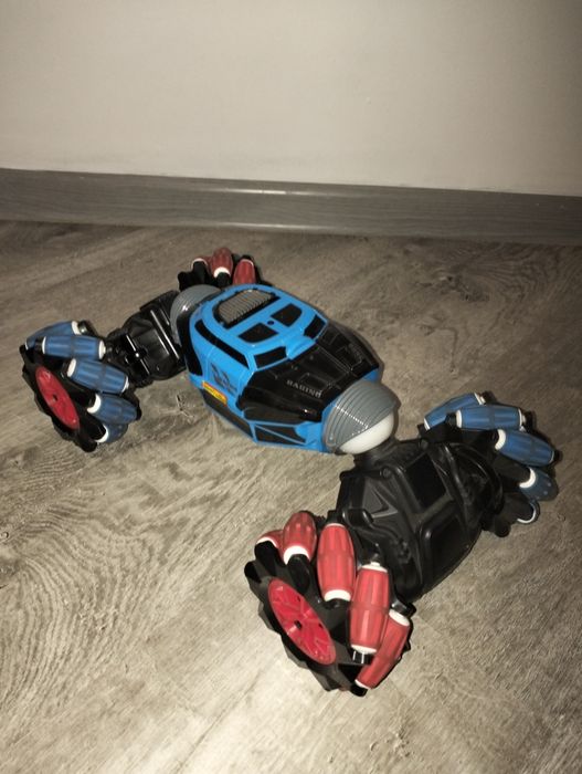 Samochodzik kaskaderski na pilota Stunt Car Skidding