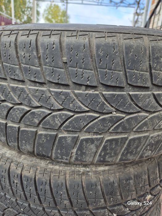 Зимова резина  225.55r16
