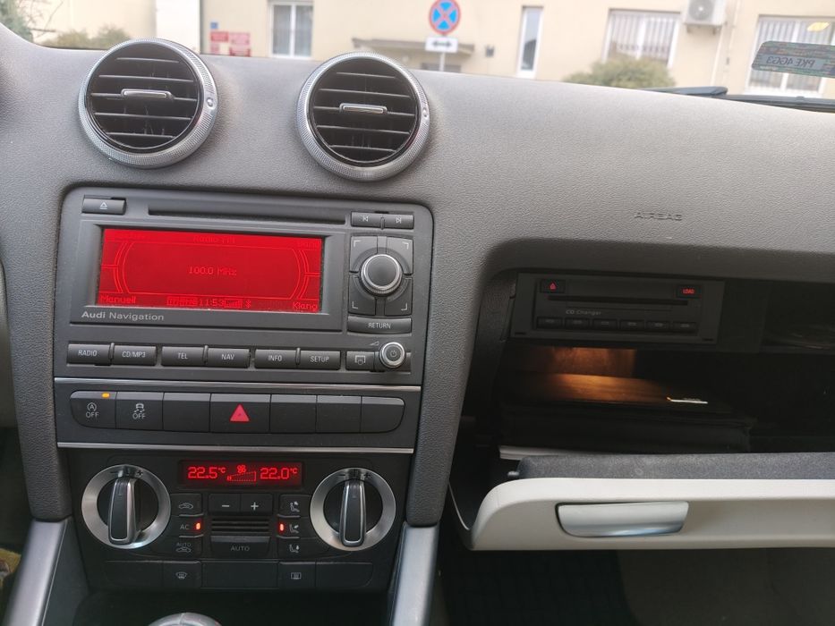 AUDI A3 1.6 TDI diesel czarna z jasnym środkiem zadbana