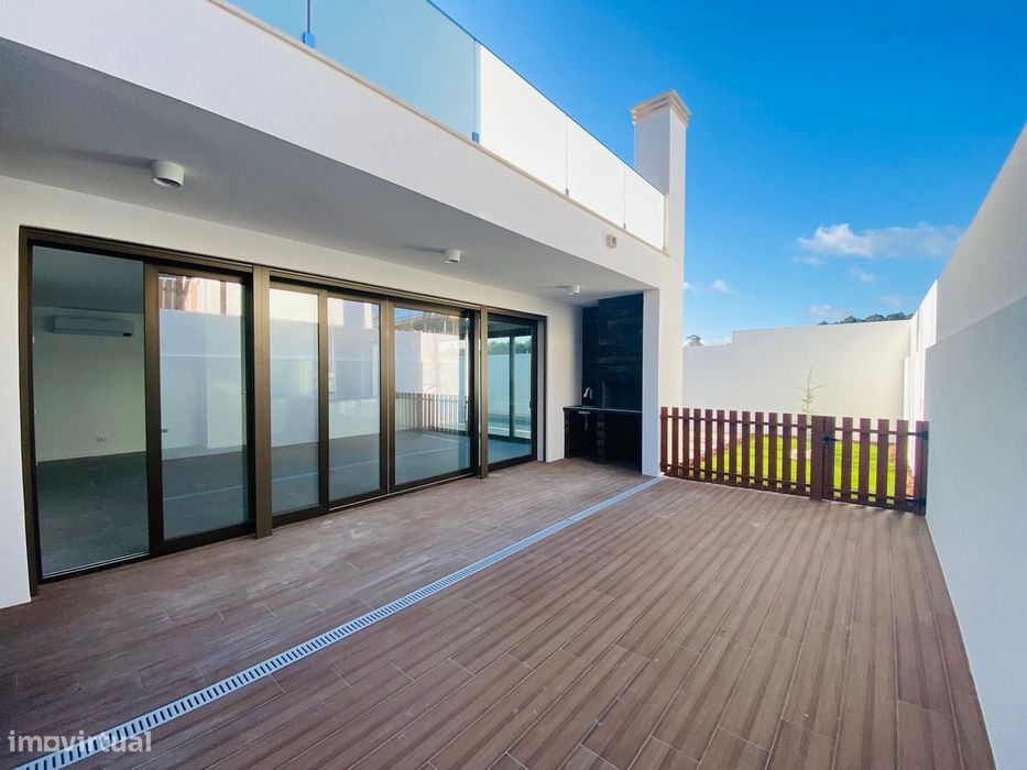 Moradias T4 de qualidade superior com piscina - Salir do Porto