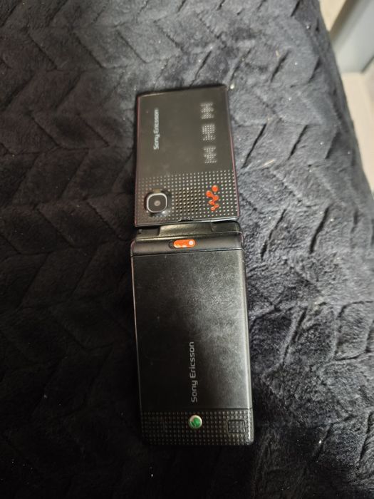 Sprzedam Sony Ericsson W380i z ładowarką