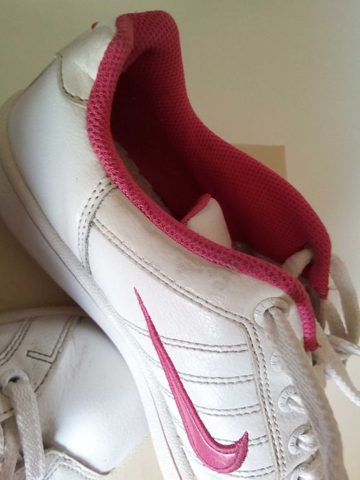 Obuwie damskie sportowe NIKE rozmiar 36,5