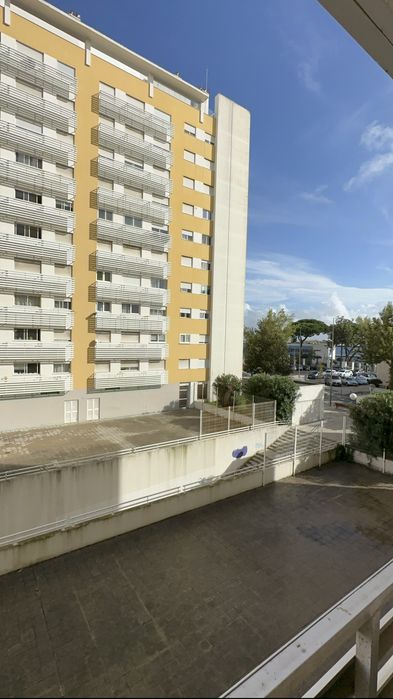 Quarto cama casal+ beliche em Penha de França (Lisboa)