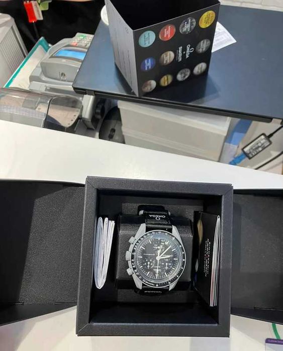 Księżycowa Edycja SO33M100 – Omega x Swatch MoonSwatch