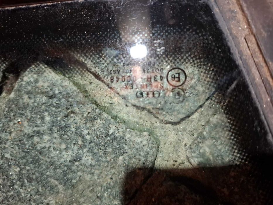 Vidros laterais mala Audi A4 B5 8D carrinha originais como novos