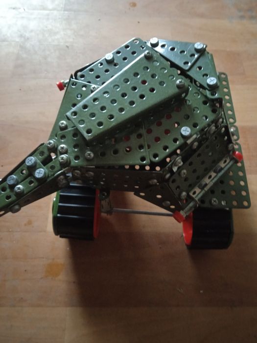 Танк из конструктора Lego