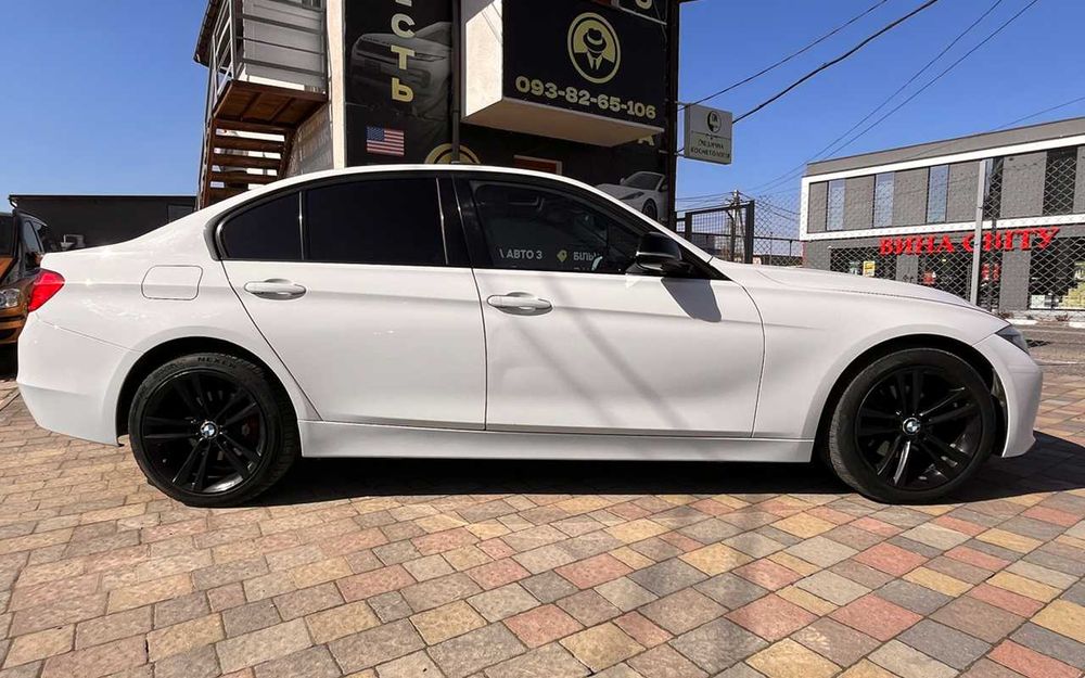 BMW 320І   2013