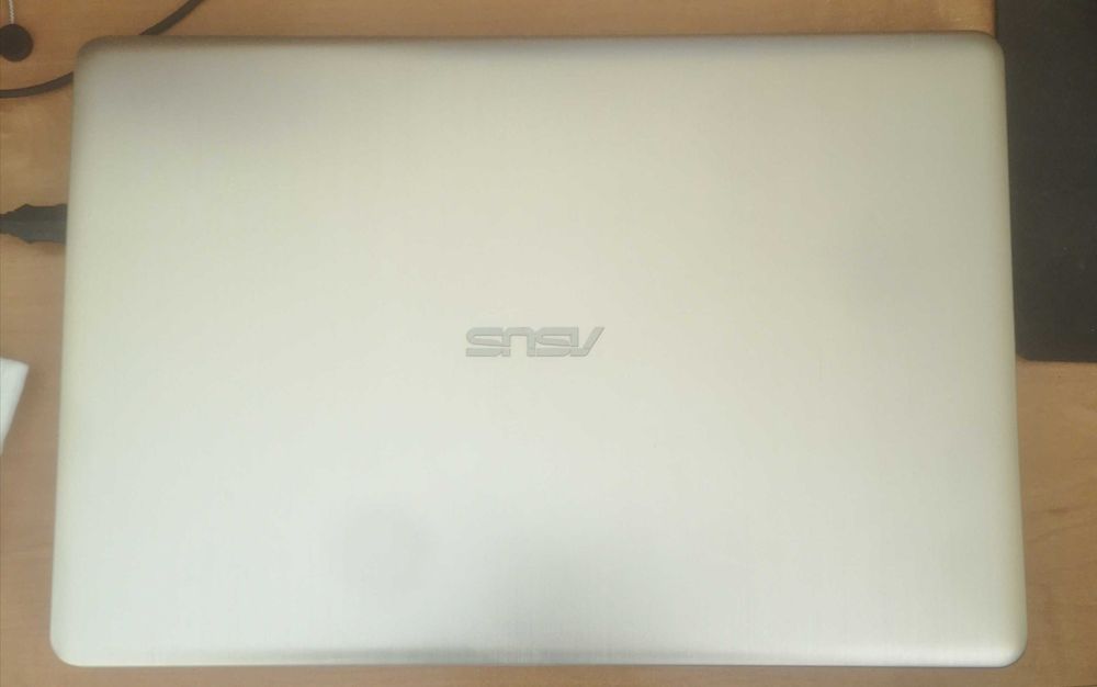Продам Ноутбук Asus M580V.