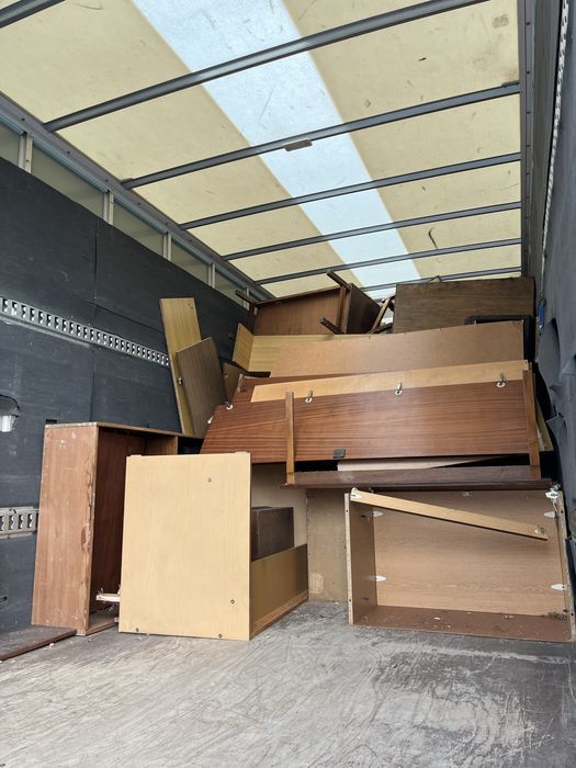Wywóz,czyszczenie,utylizacja,sprzątanie,bagażówki,transport mebli  opróżnianie strychów piwnic mieszkań garażu wywóz odpadów rozbiórki przeprowadzki