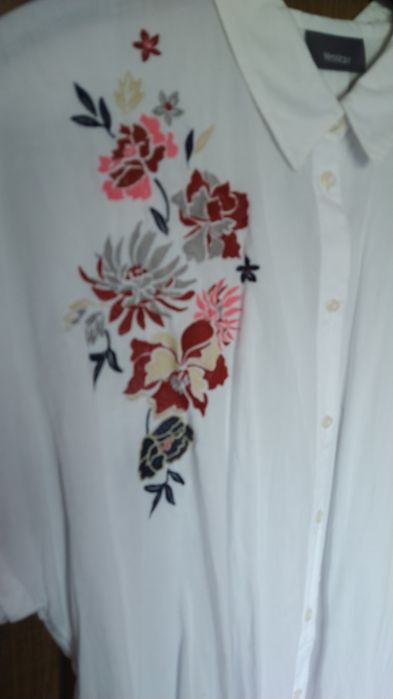 Blusa  Sra com bordado