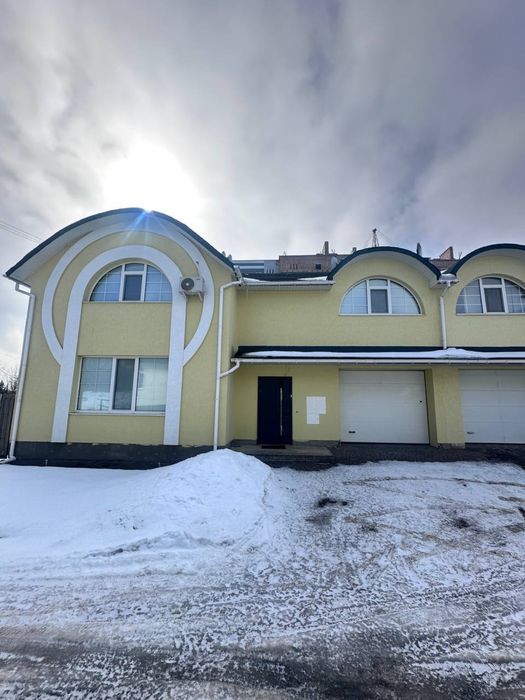 Продаж сучасного котеджу .