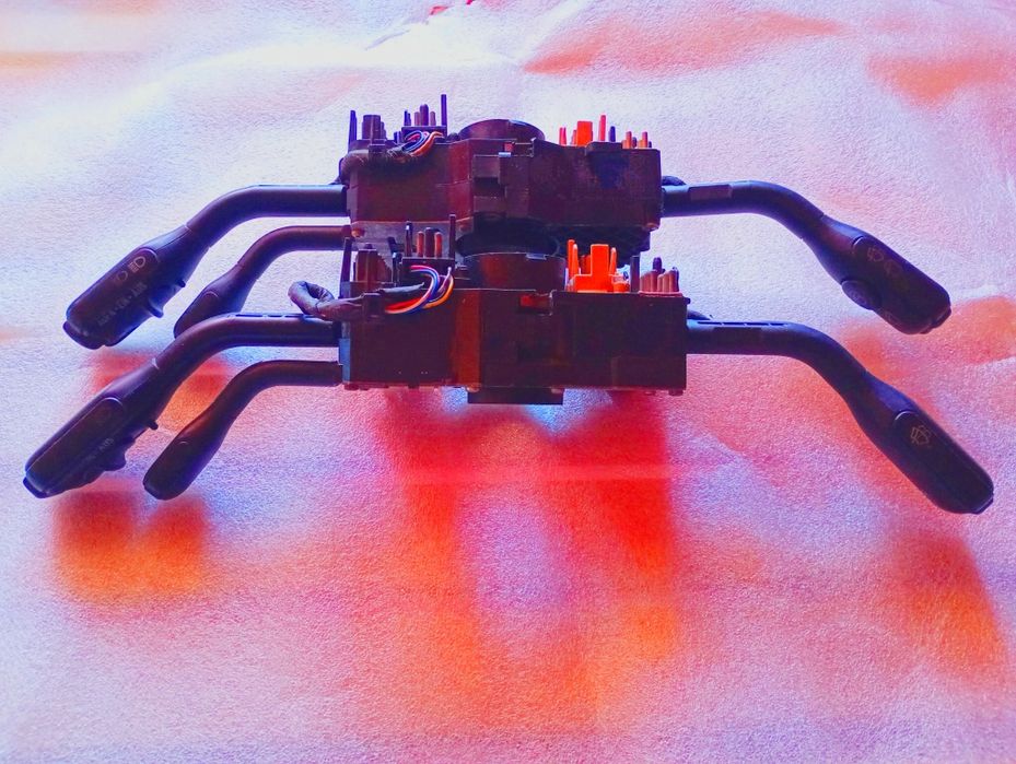 Перемикач підрульовий Ауді 100 С4 80 В4 V8 D11 тощо