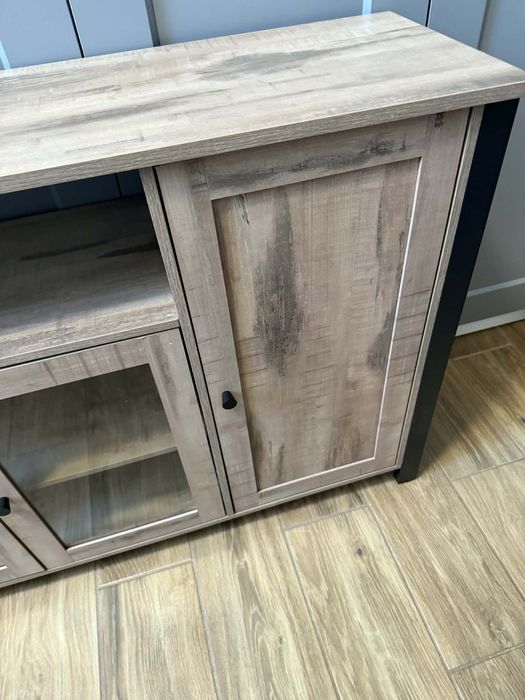 Szafka w kolorze dąb