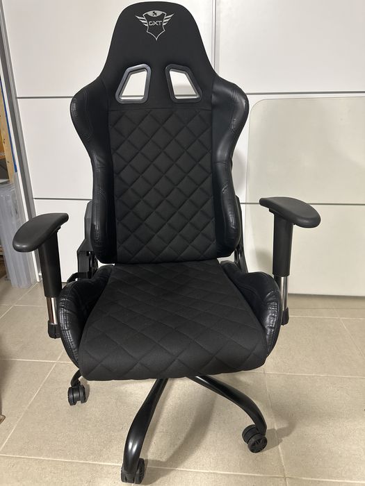 Cadeira Gaming/ Escritorio Trust GXT