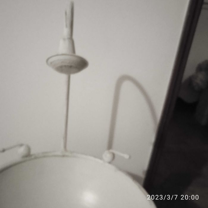 Floreira em ferro branco